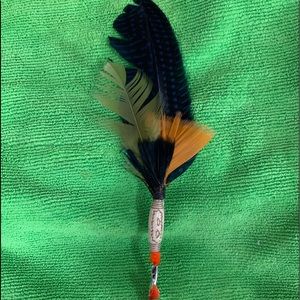 Feather roach clip